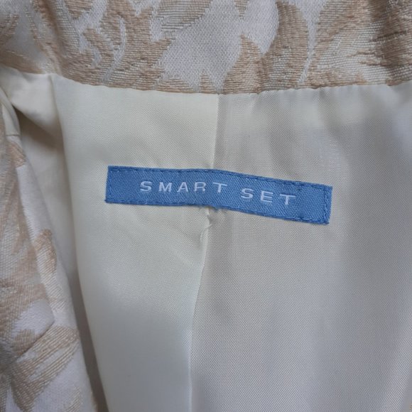 Tone-on-tone embroidered blazer with a satin finish - Picture 5 of 7